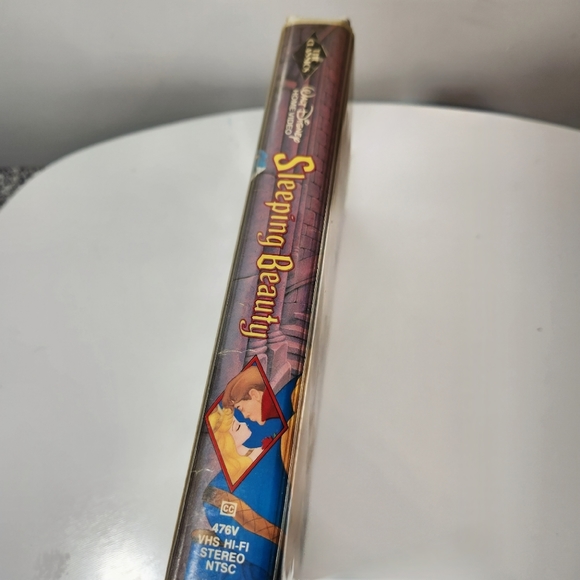 Disney Black Diamond Classics Sleeping Beauty VHS Tape - Picture 2 of 10